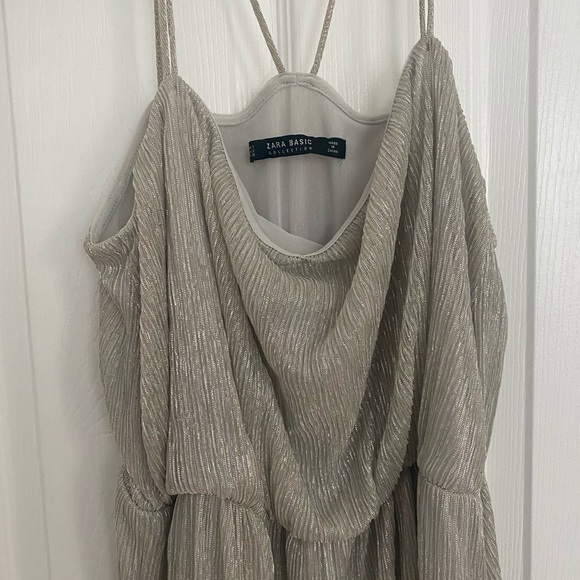 Shimmery, light dress from Zara. - Picture 2 of 3